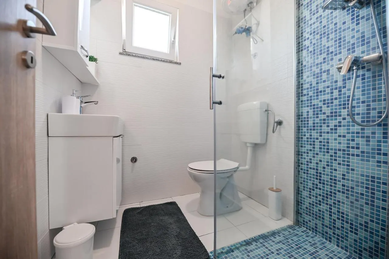 Remi Apartment Sukosan
